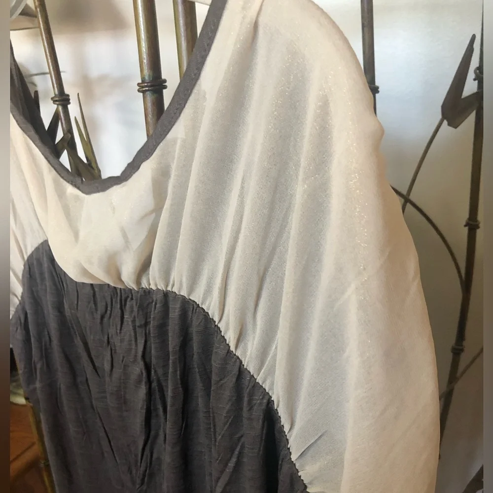 Maitai top, NWOT ruched neck line and sleeves, cute shimmery detail. Size med. - Picture 6 of 6